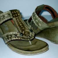 Echtleder Sommer Damen-Sandaletten ca. 61 Paar im Karton Gr. 36 - 41 Farbe Khaki/Grün - Restposten / Ausverkauf